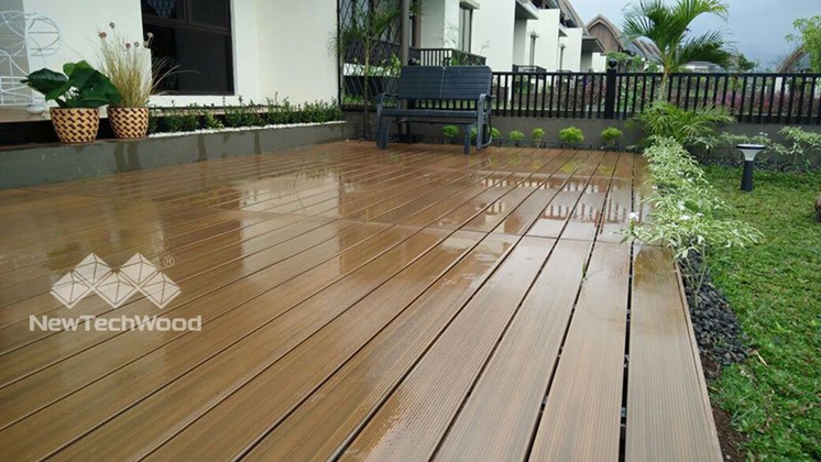 How easy to clean the deck