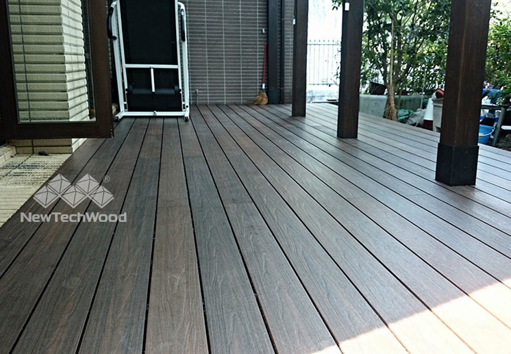 Long and lasting composite deck