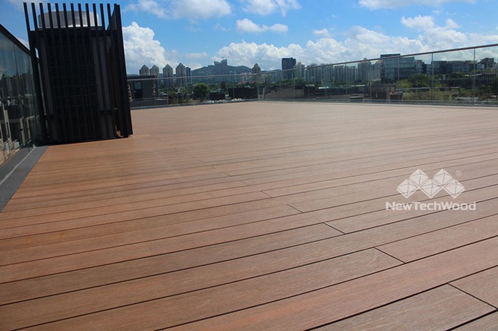 What a spacy  roof top that is built with Newtechwood Ultrashield Naturale